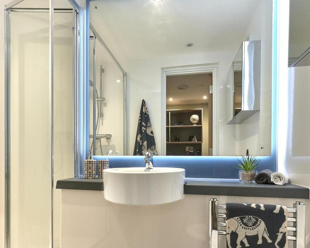 Central Southampton, Zeni Studio Extérieur photo